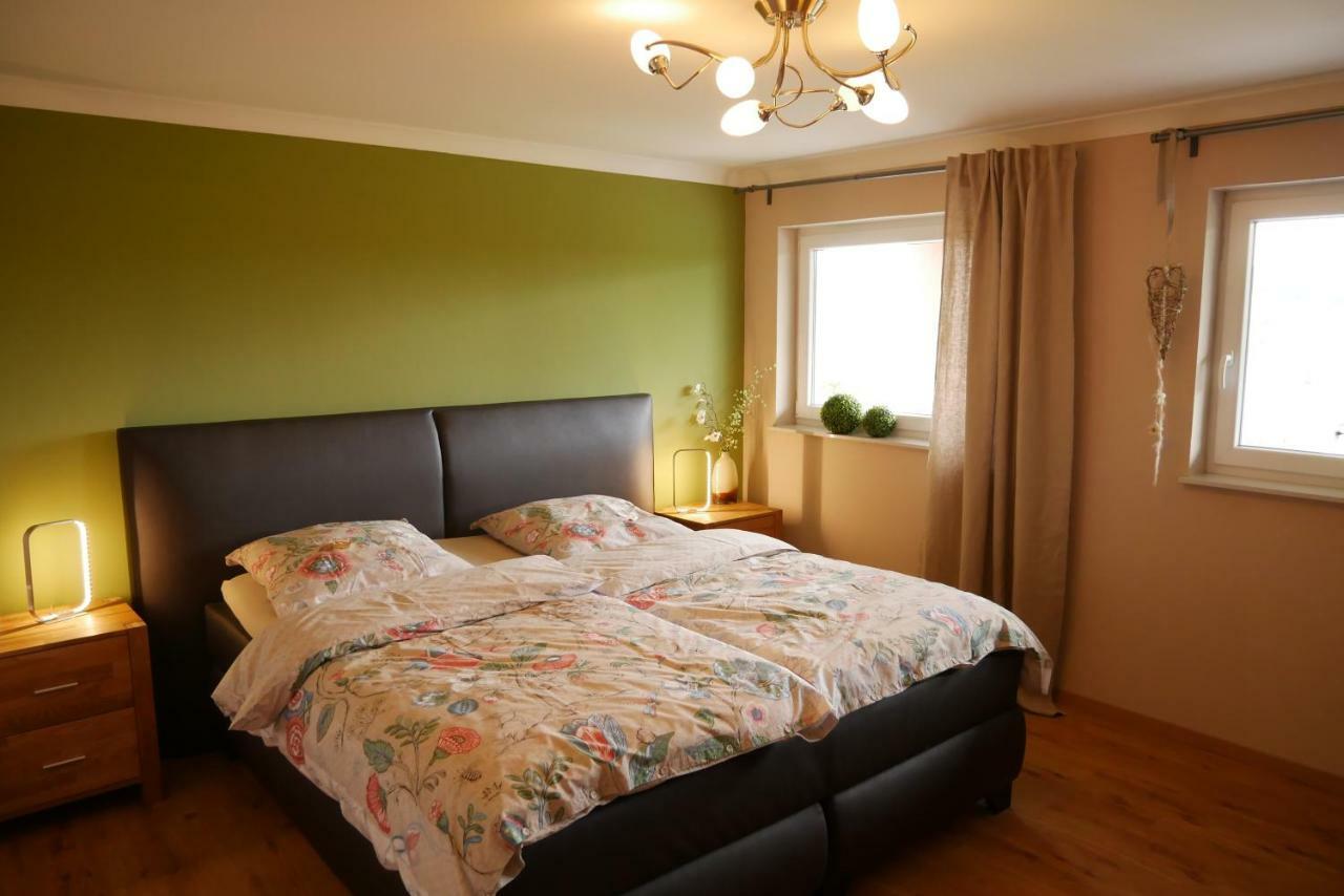 Eifelglueck Appartement Schalkenmehren Buitenkant foto