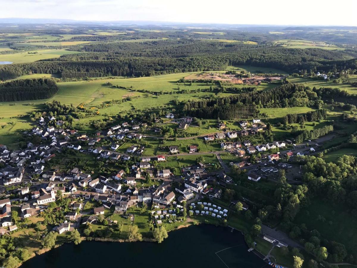 Eifelglueck Appartement Schalkenmehren Buitenkant foto
